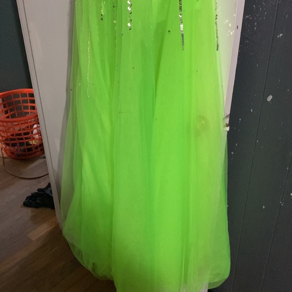 MacDuggal size 10 formal dress - Picture 5 of 8